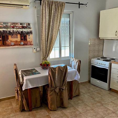 Gallery Apartments Ліксурі Екстер'єр фото